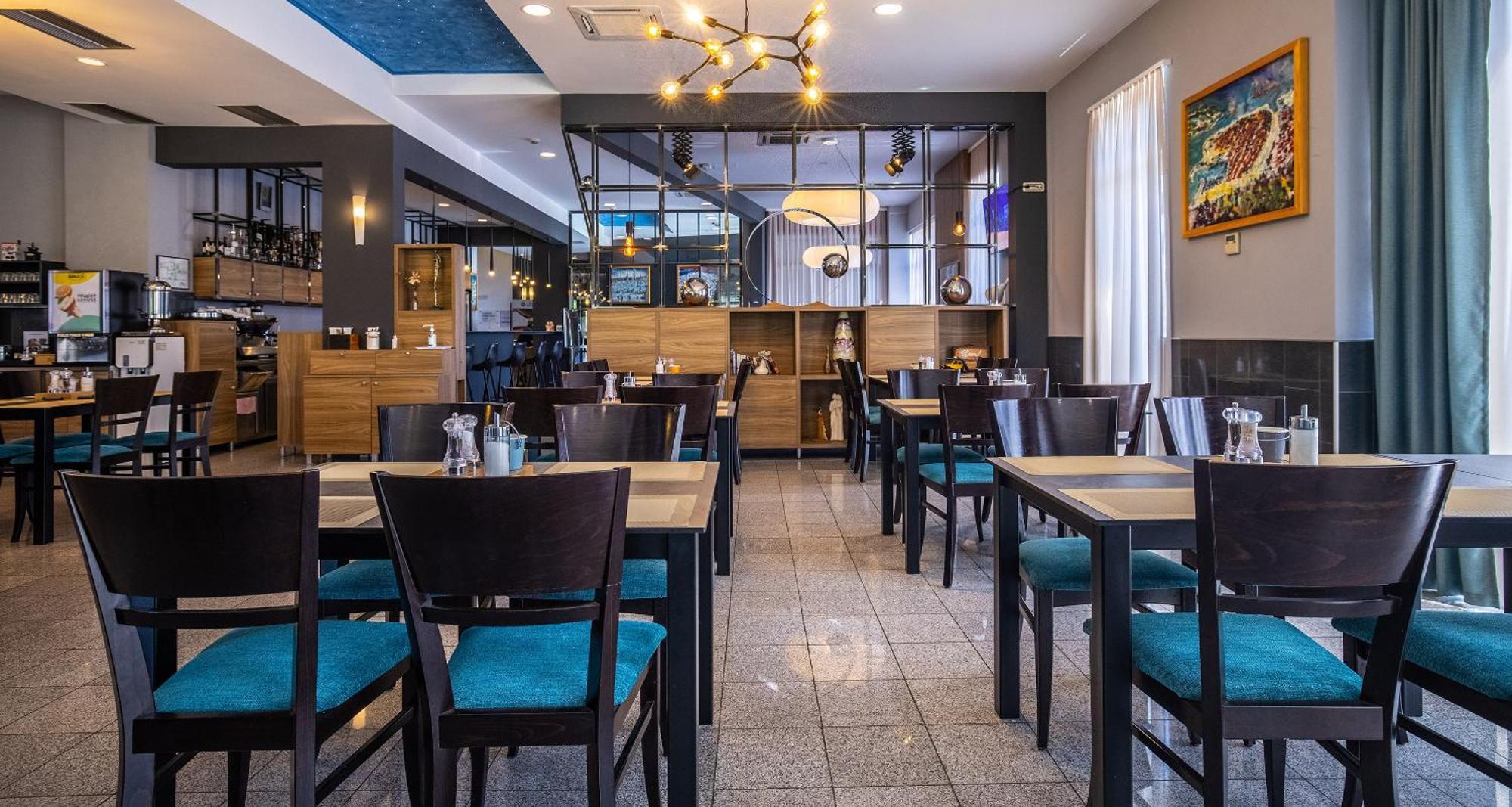 Western Airport Stella Hotel 3*