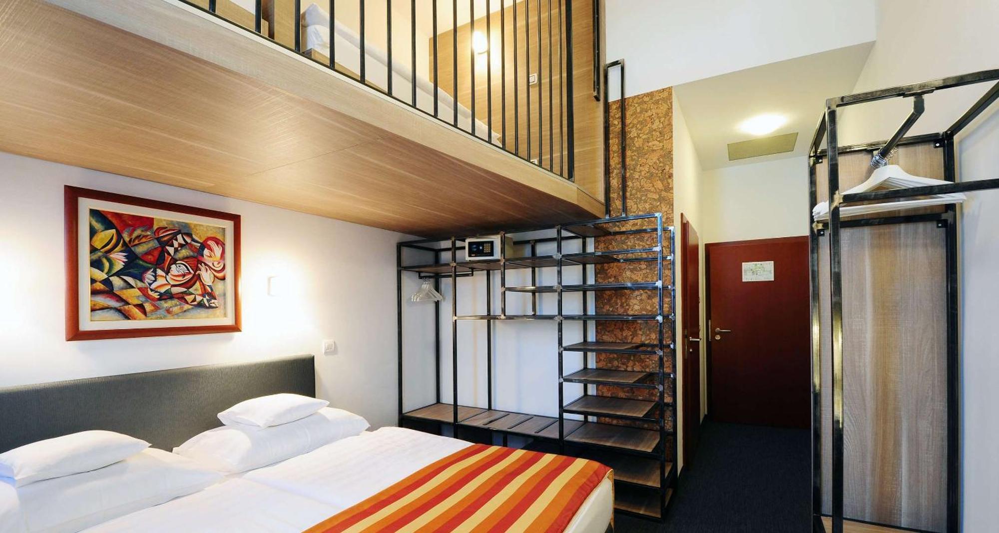 Western Airport Stella 3* Velika Mlaka