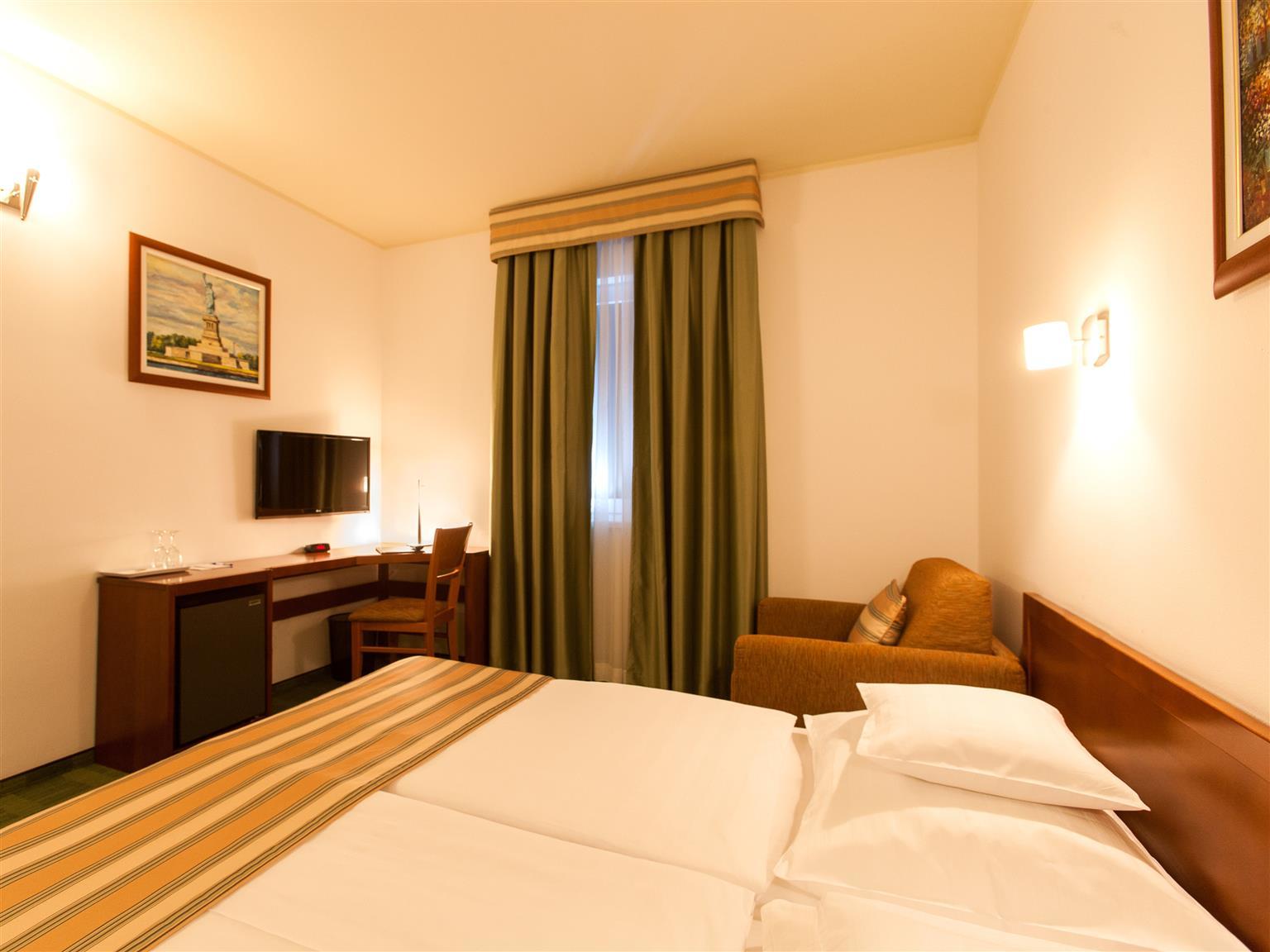 Western Airport Stella 3* Velika Mlaka